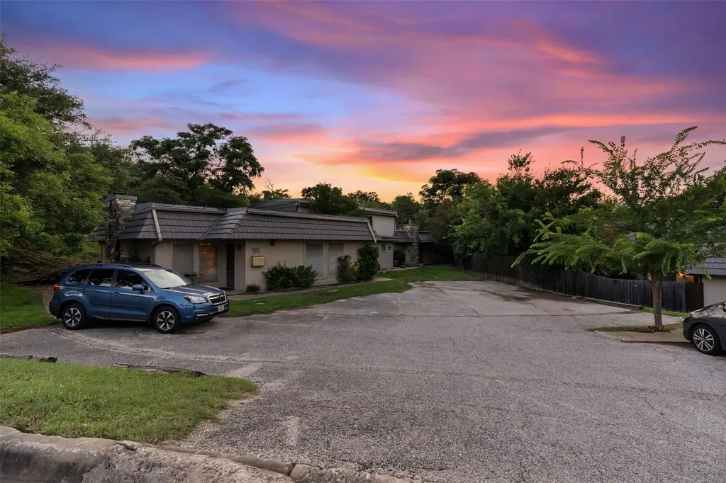 702 Castle Ridge Road Austin TX 78746