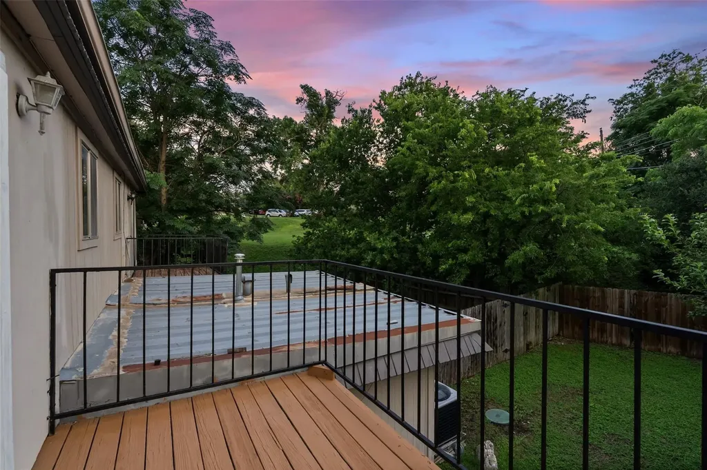 702 Castle Ridge Road Austin TX 78746