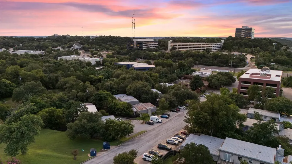 702 Castle Ridge Road Austin TX 78746
