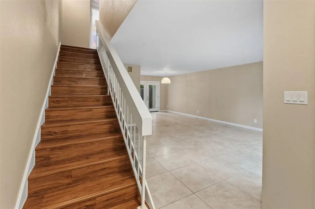 702 Castle Ridge Road Austin TX 78746