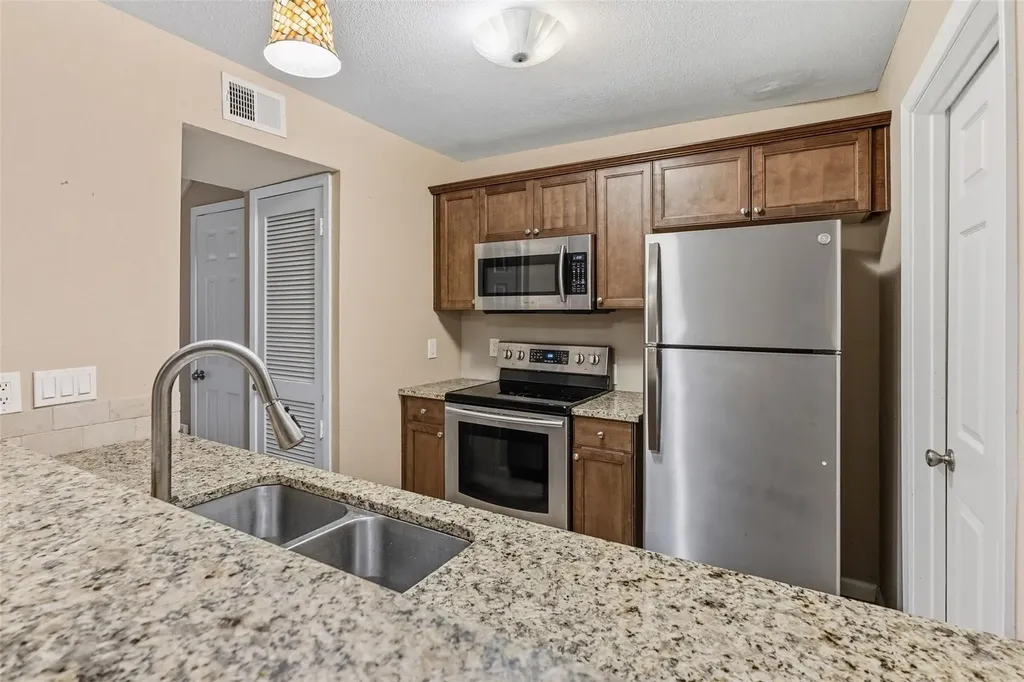 702 Castle Ridge Road Austin TX 78746