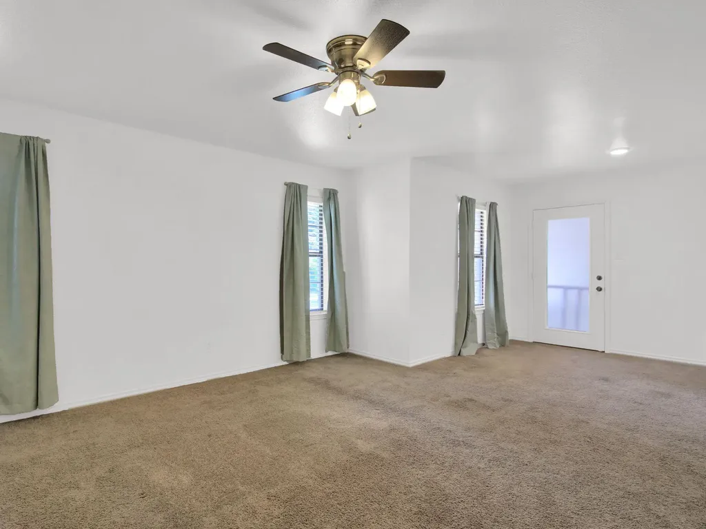 1309 Willow Brook Trail Taylor TX 76574