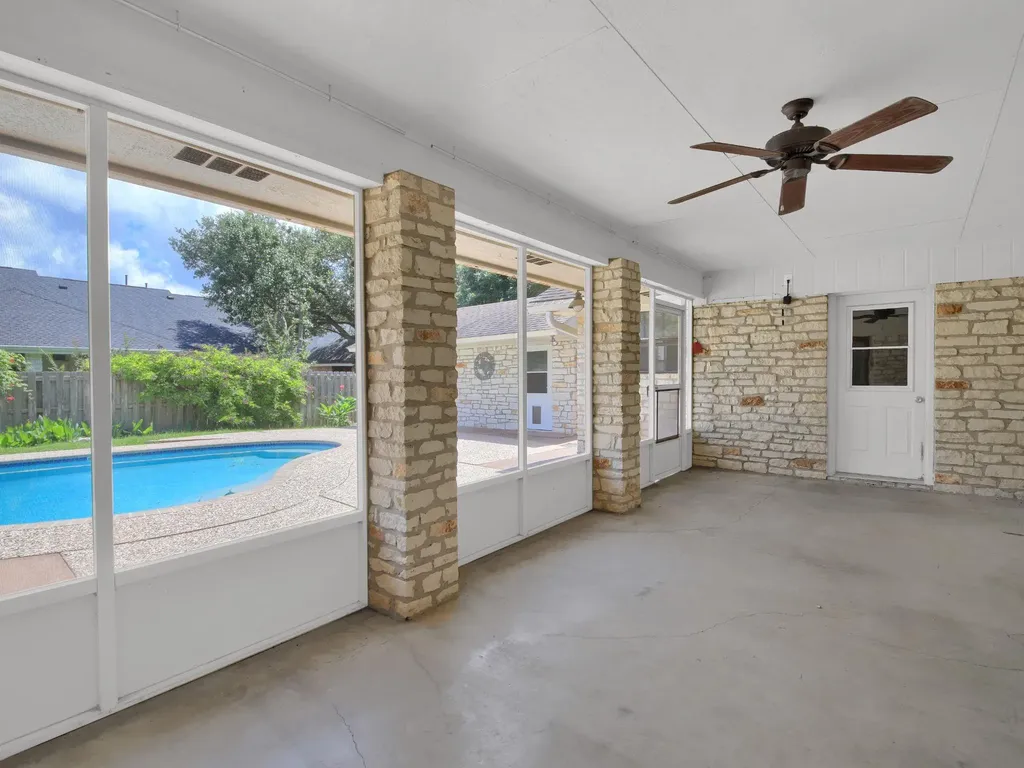 1309 Willow Brook Trail Taylor TX 76574