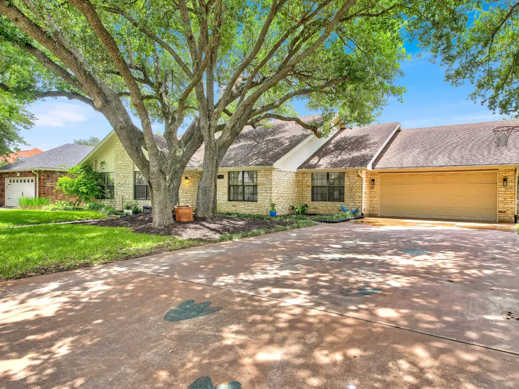 1309 Willow Brook Trail Taylor TX 76574