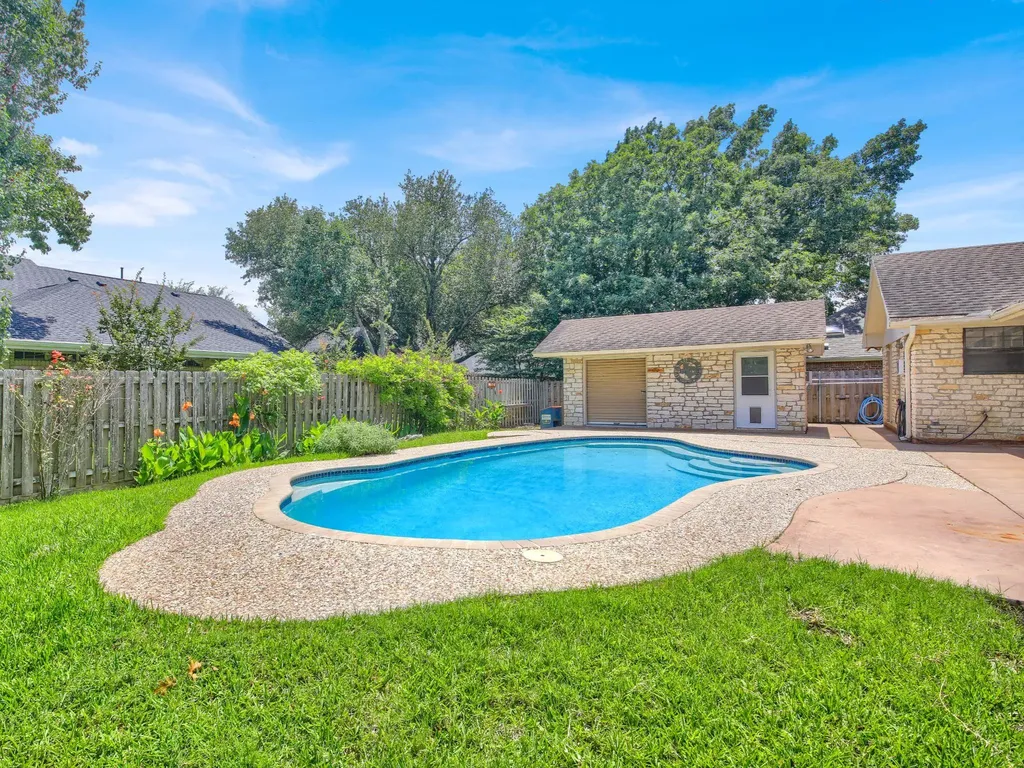1309 Willow Brook Trail Taylor TX 76574