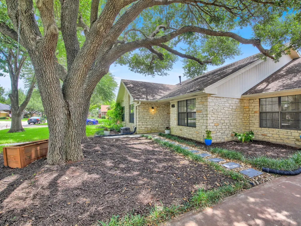 1309 Willow Brook Trail Taylor TX 76574