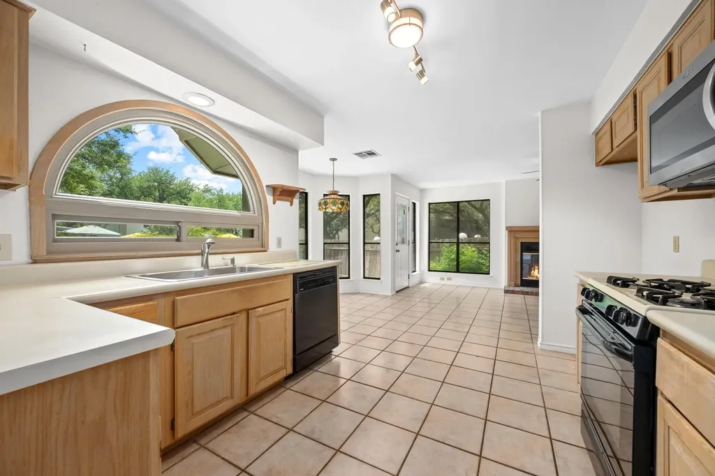 12810 NW Blackfoot Trail Austin TX 78729