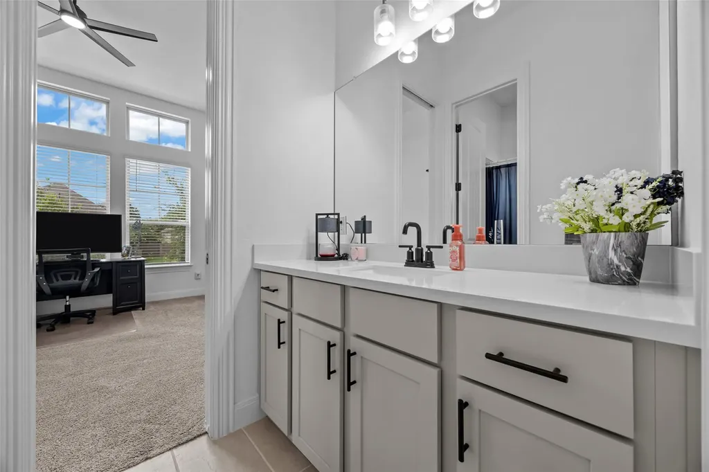 388 Washington Drive Kyle TX 78640