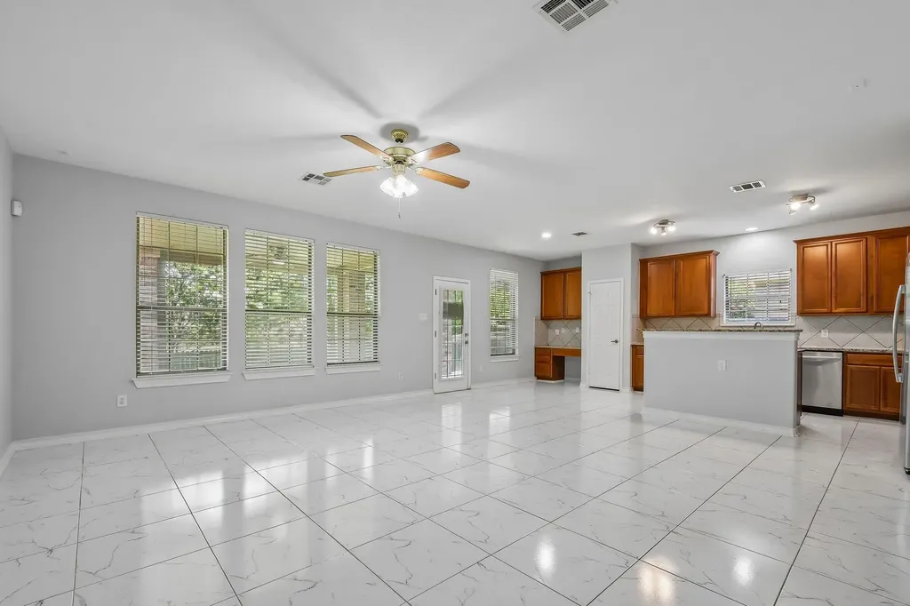 329 Island Oak Drive Austin TX 78748