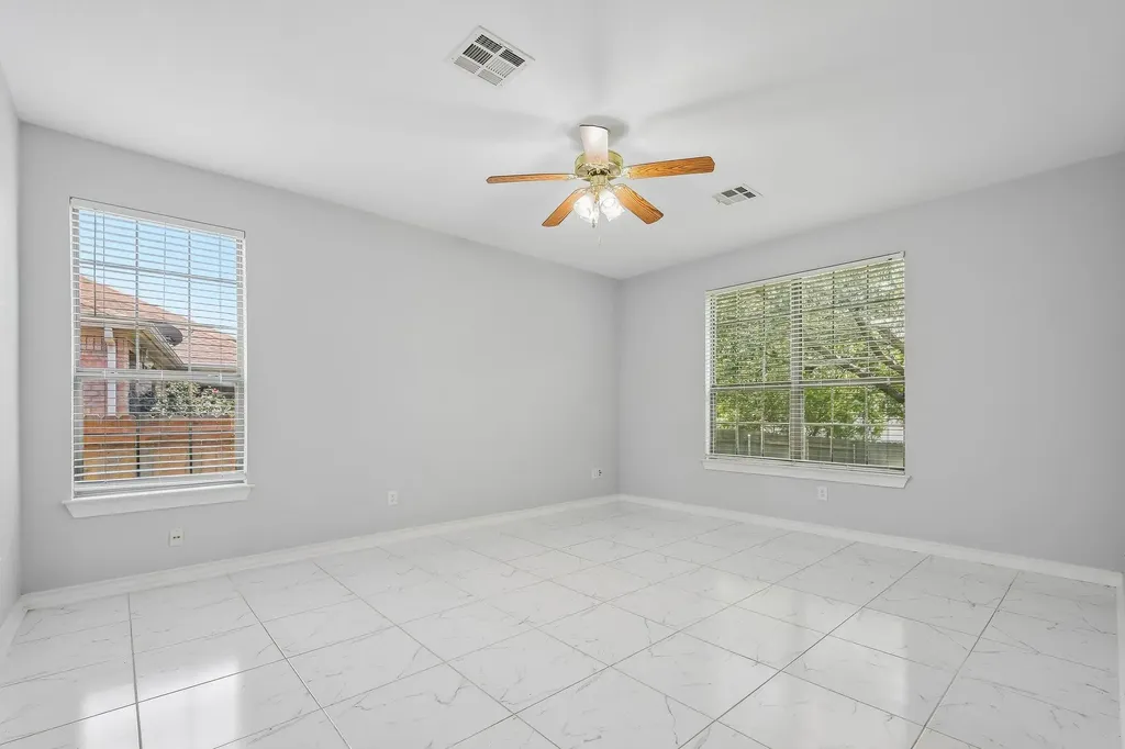 329 Island Oak Drive Austin TX 78748
