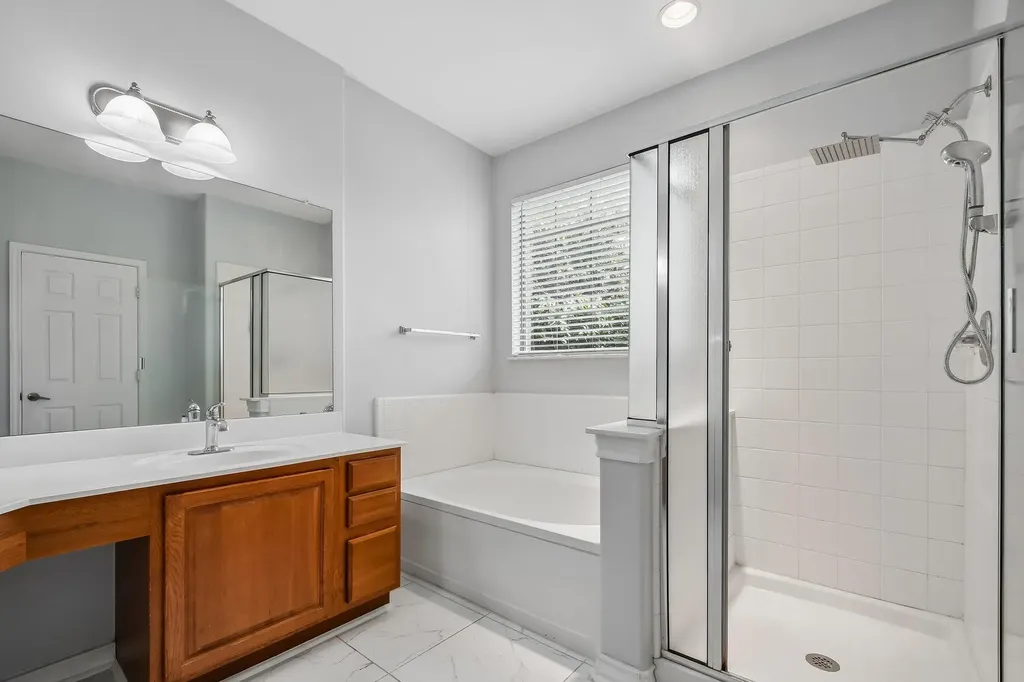 329 Island Oak Drive Austin TX 78748