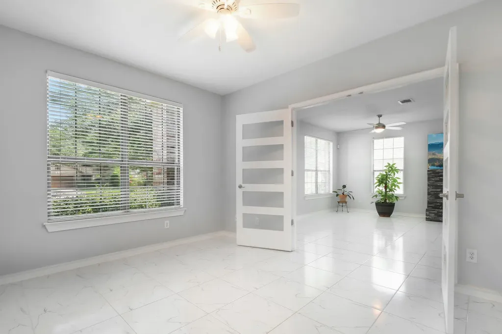 329 Island Oak Drive Austin TX 78748