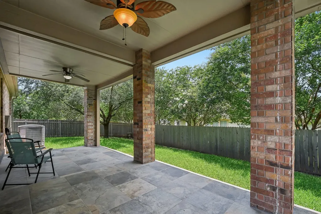 329 Island Oak Drive Austin TX 78748