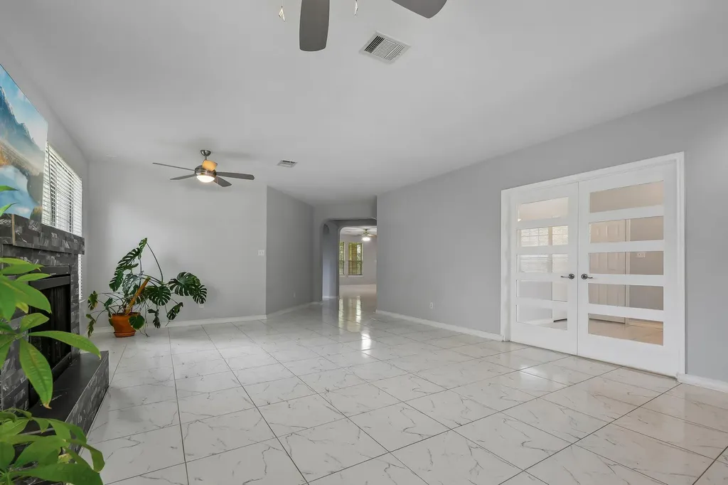 329 Island Oak Drive Austin TX 78748