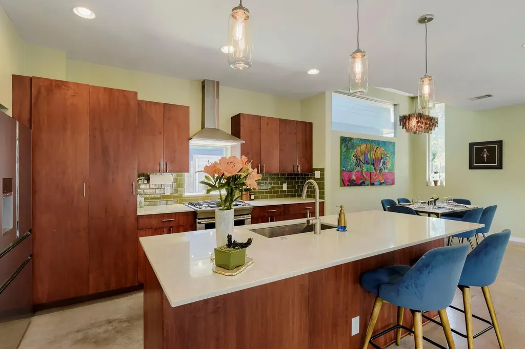 2112 Haskell Street Austin TX 78702