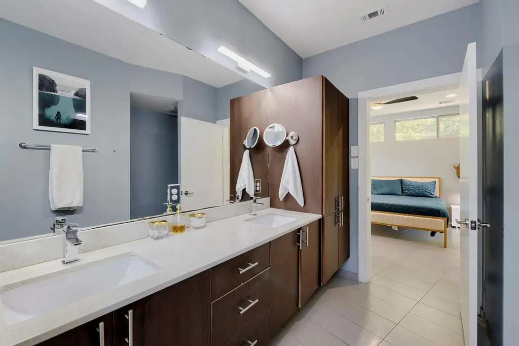 2112 Haskell Street Austin TX 78702