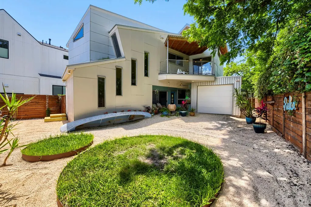 2112 Haskell Street Austin TX 78702