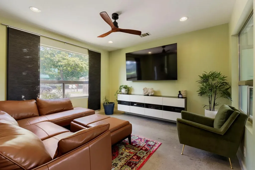 2112 Haskell Street Austin TX 78702