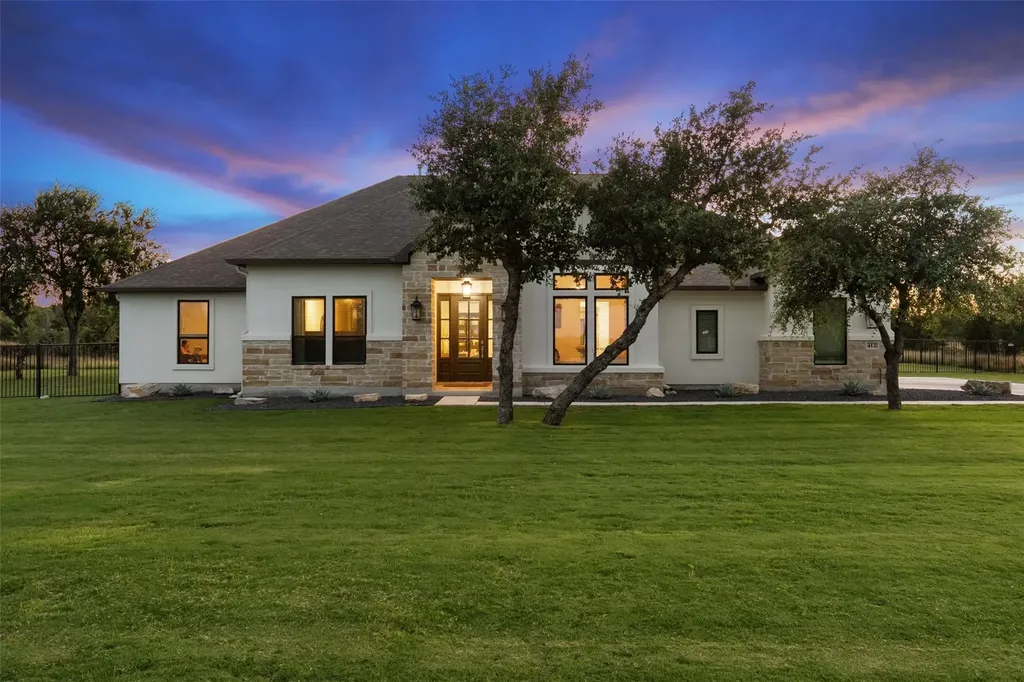 412 Oakpark Drive Spicewood TX 78669