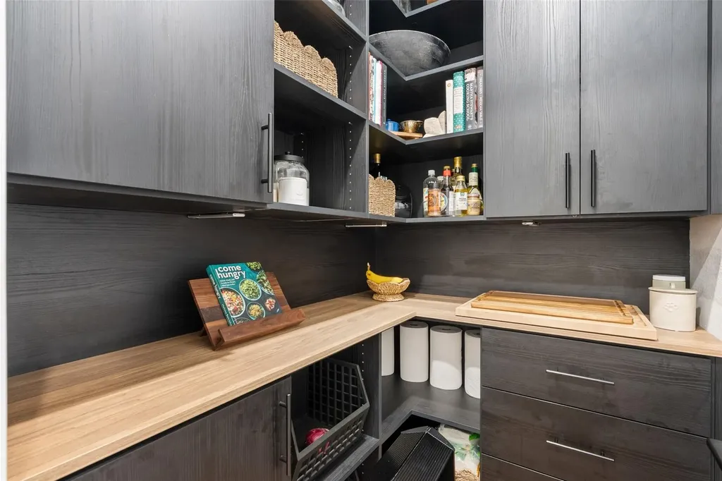 412 Oakpark Drive Spicewood TX 78669