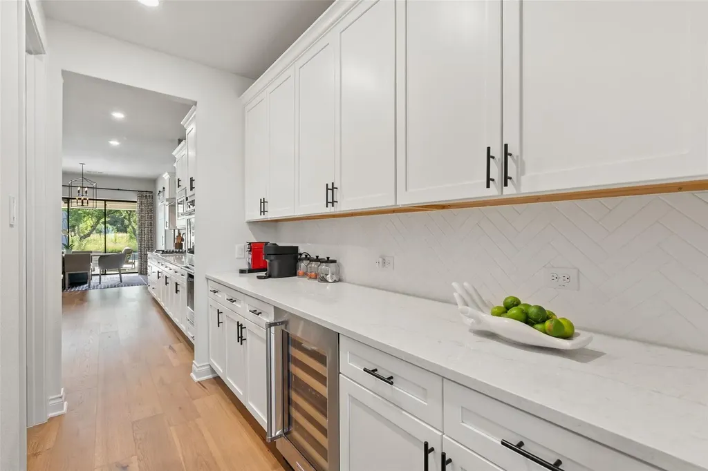 412 Oakpark Drive Spicewood TX 78669