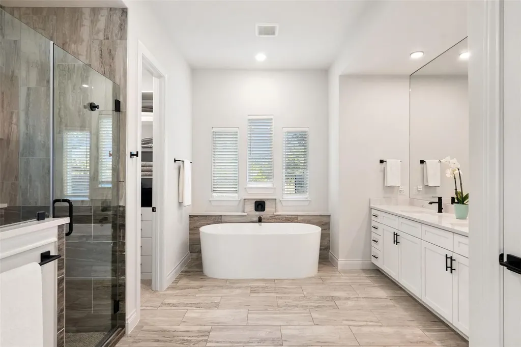 412 Oakpark Drive Spicewood TX 78669