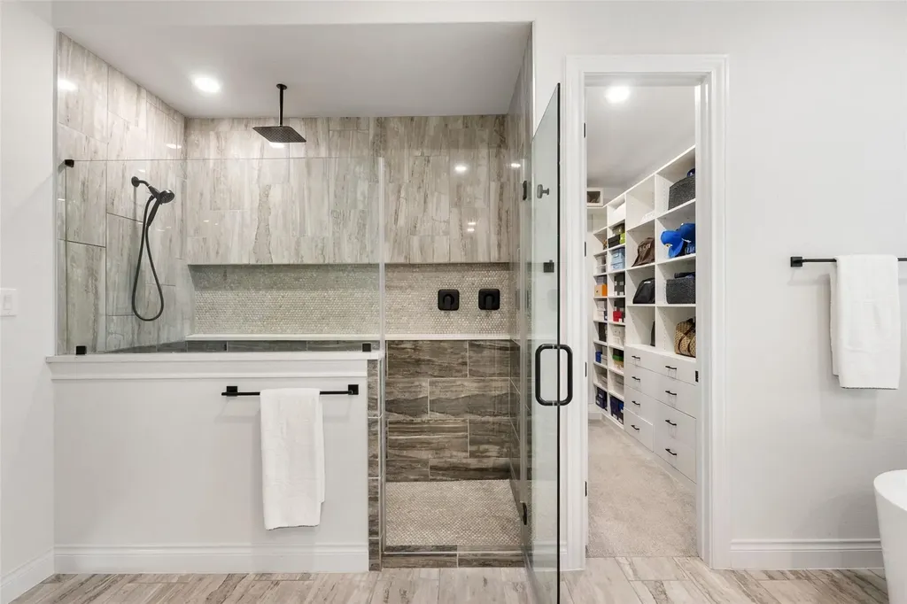 412 Oakpark Drive Spicewood TX 78669