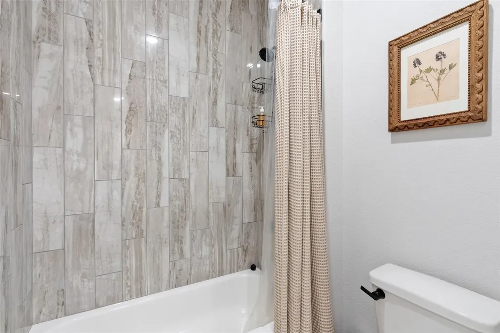 412 Oakpark Drive Spicewood TX 78669