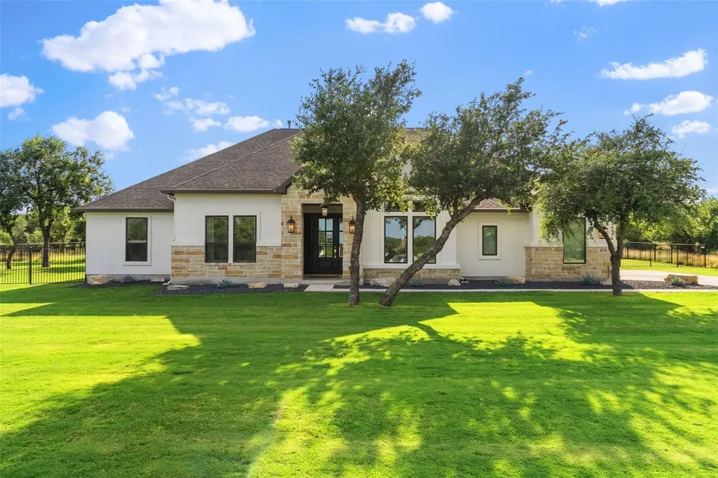 412 Oakpark Drive Spicewood TX 78669