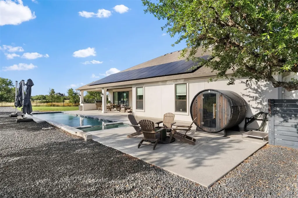 412 Oakpark Drive Spicewood TX 78669