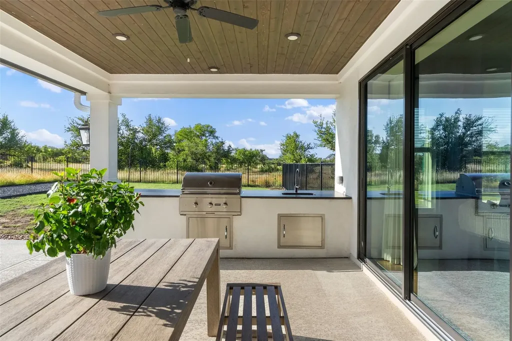 412 Oakpark Drive Spicewood TX 78669