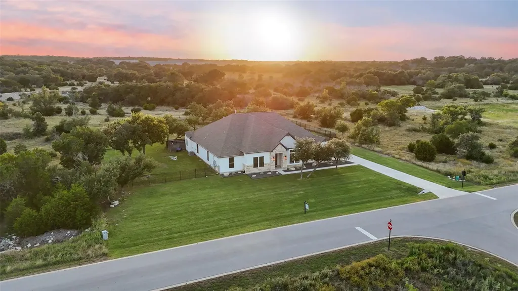 412 Oakpark Drive Spicewood TX 78669