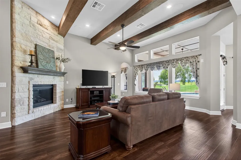 104 Far Meadow Drive Kingsland TX 78639