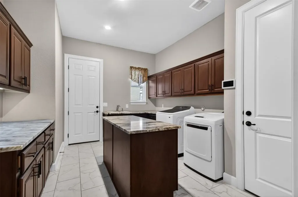 104 Far Meadow Drive Kingsland TX 78639