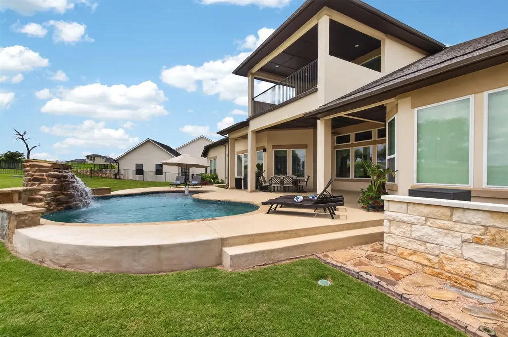 104 Far Meadow Drive Kingsland TX 78639