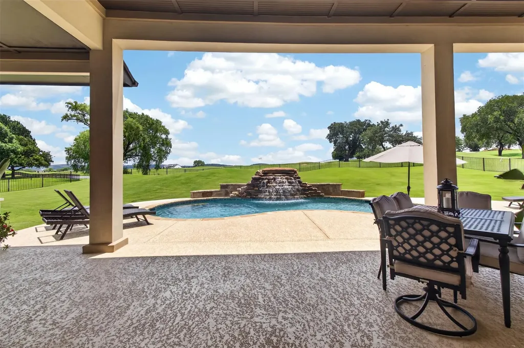 104 Far Meadow Drive Kingsland TX 78639