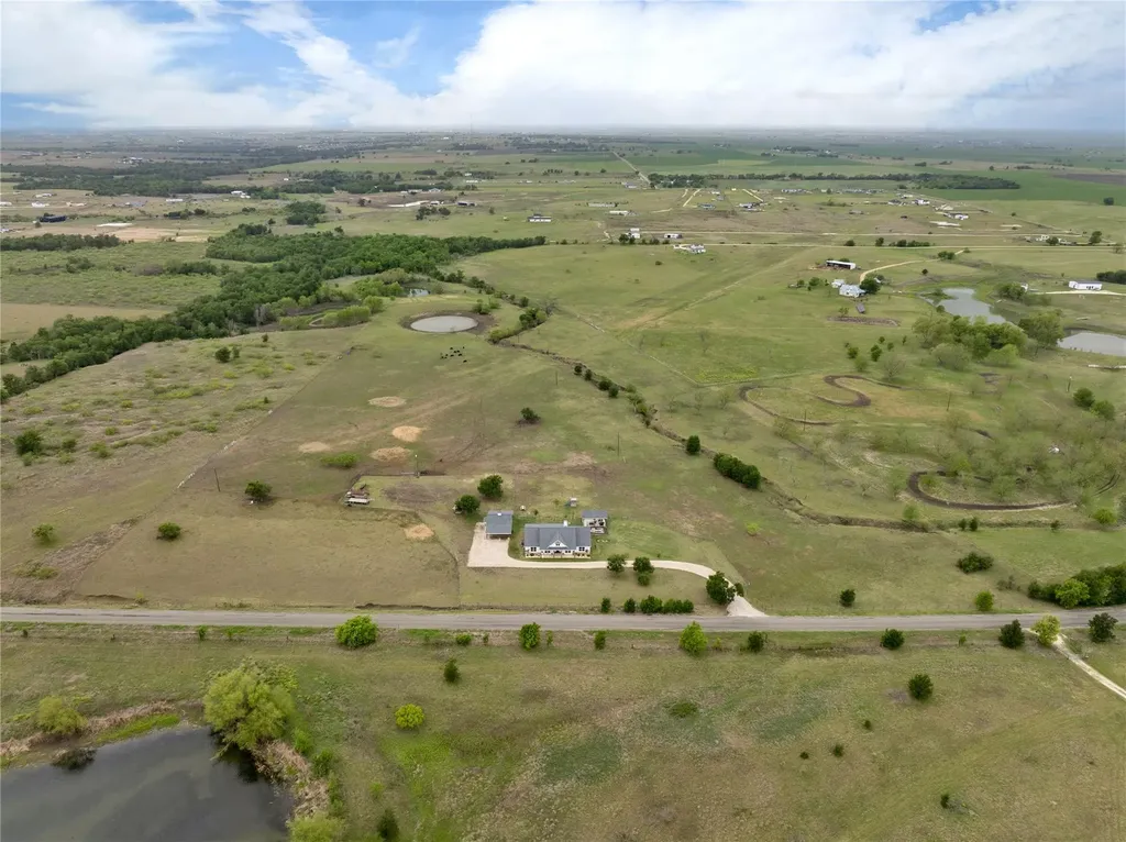 1854 County Road 464 Elgin TX 78621