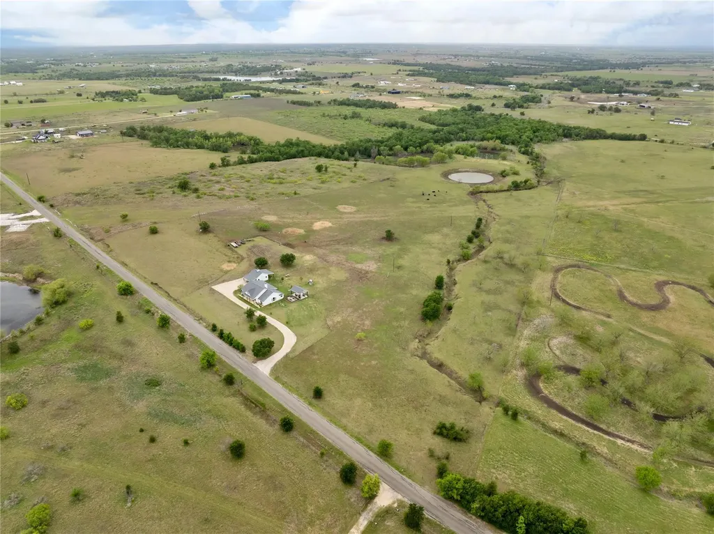 1854 County Road 464 Elgin TX 78621