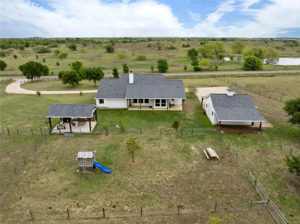 1854 County Road 464 Elgin TX 78621