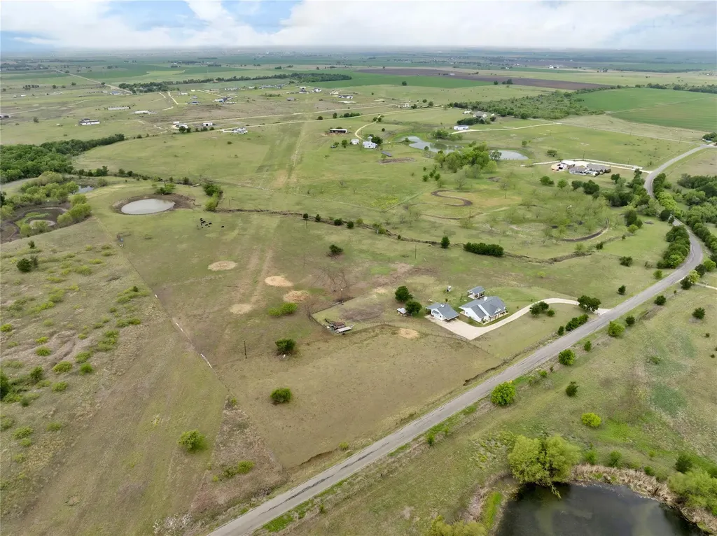 1854 County Road 464 Elgin TX 78621