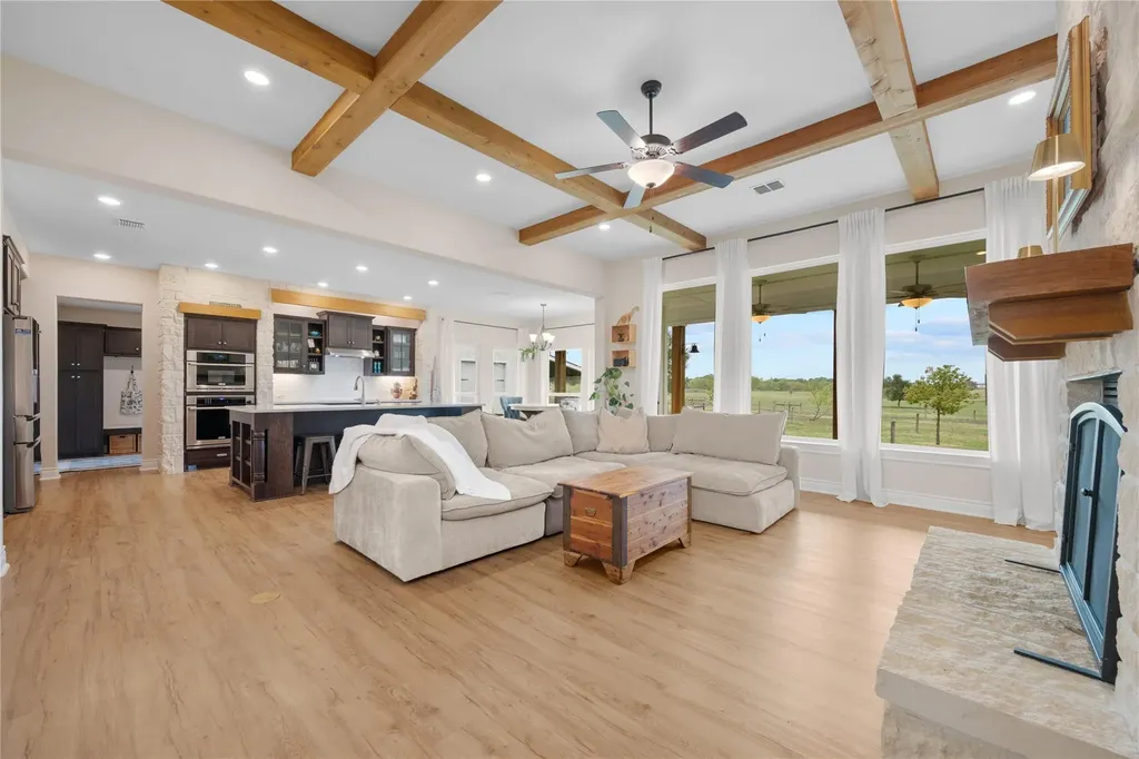 1854 County Road 464 Elgin TX 78621