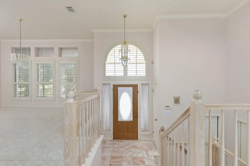 214 Golf Crest Lane Lakeway TX 78734
