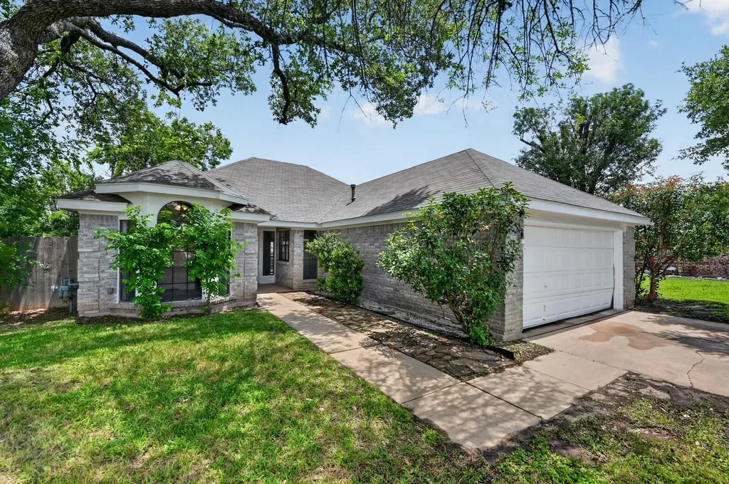 1222 Ivybridge Drive Pflugerville TX 78660