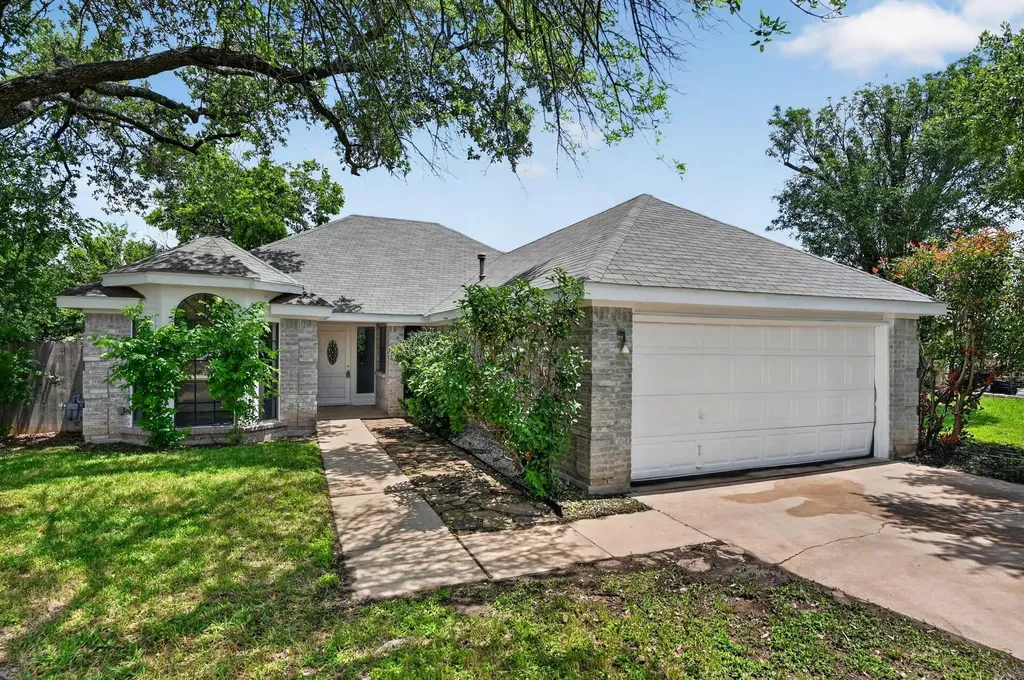 1222 Ivybridge Drive Pflugerville TX 78660