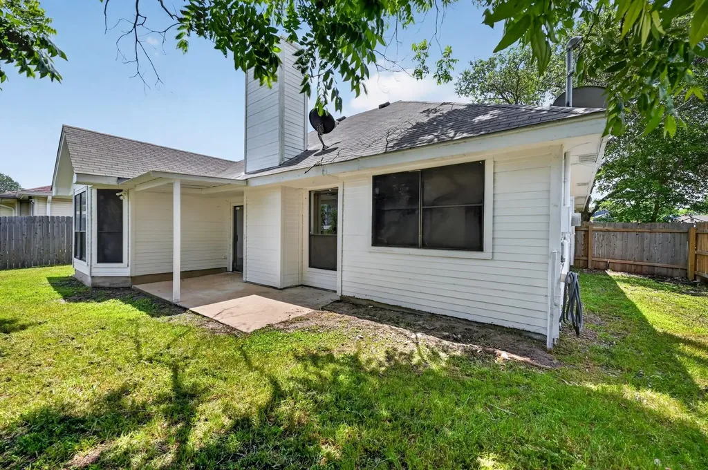 1222 Ivybridge Drive Pflugerville TX 78660