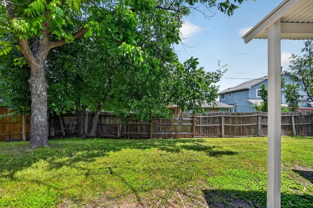 1222 Ivybridge Drive Pflugerville TX 78660