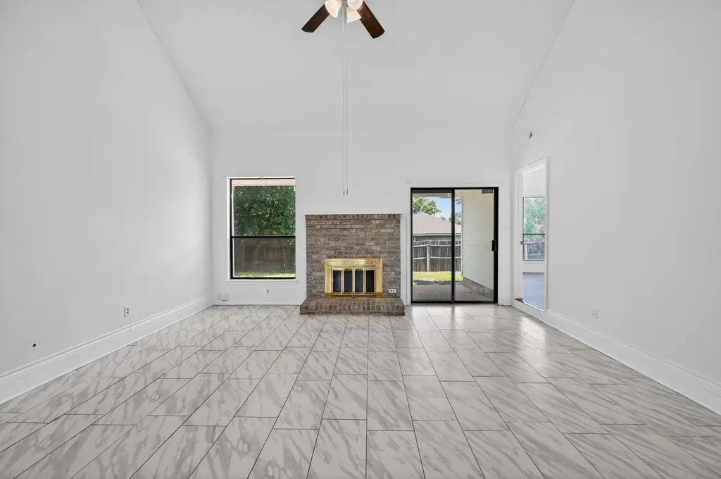 1222 Ivybridge Drive Pflugerville TX 78660