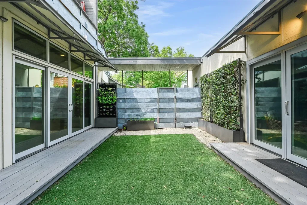 2822 Wooldridge Drive Austin TX 78703
