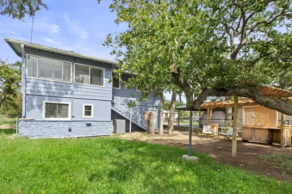 902 Sherwood Forest Drive Granite Shoals TX 78654