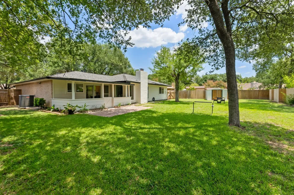 10411 Button Quail Drive Austin TX 78758
